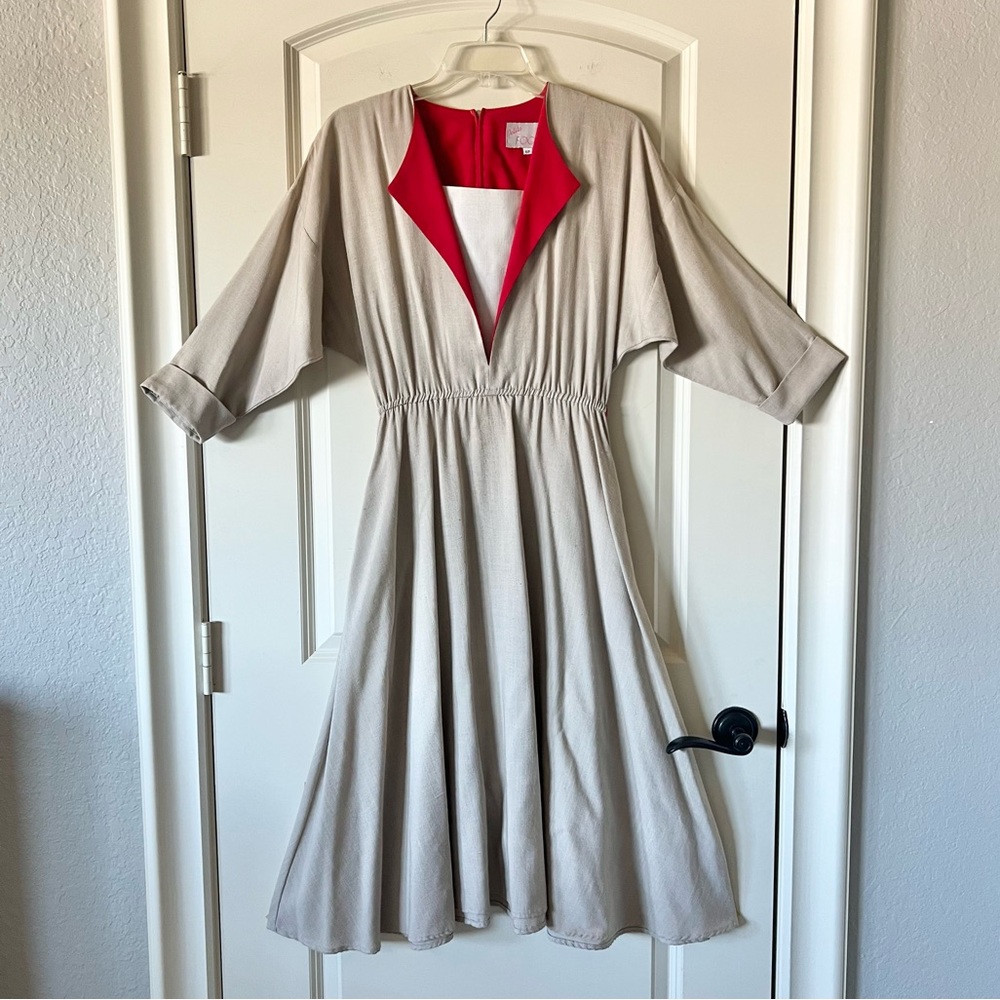 Vintage Tan and Red midi dress with unique collar detail, pockets and full skirt